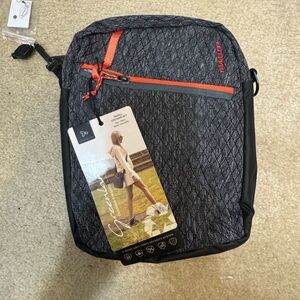 Targus Black and Red Crossbody Bag